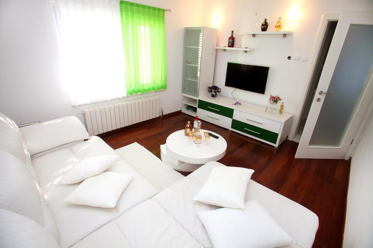 Apartments Nakir Slatine Habitación foto