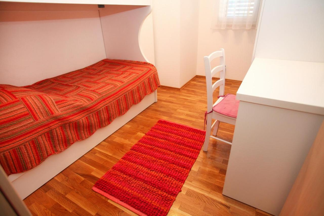 Apartments Nakir Slatine Habitación foto
