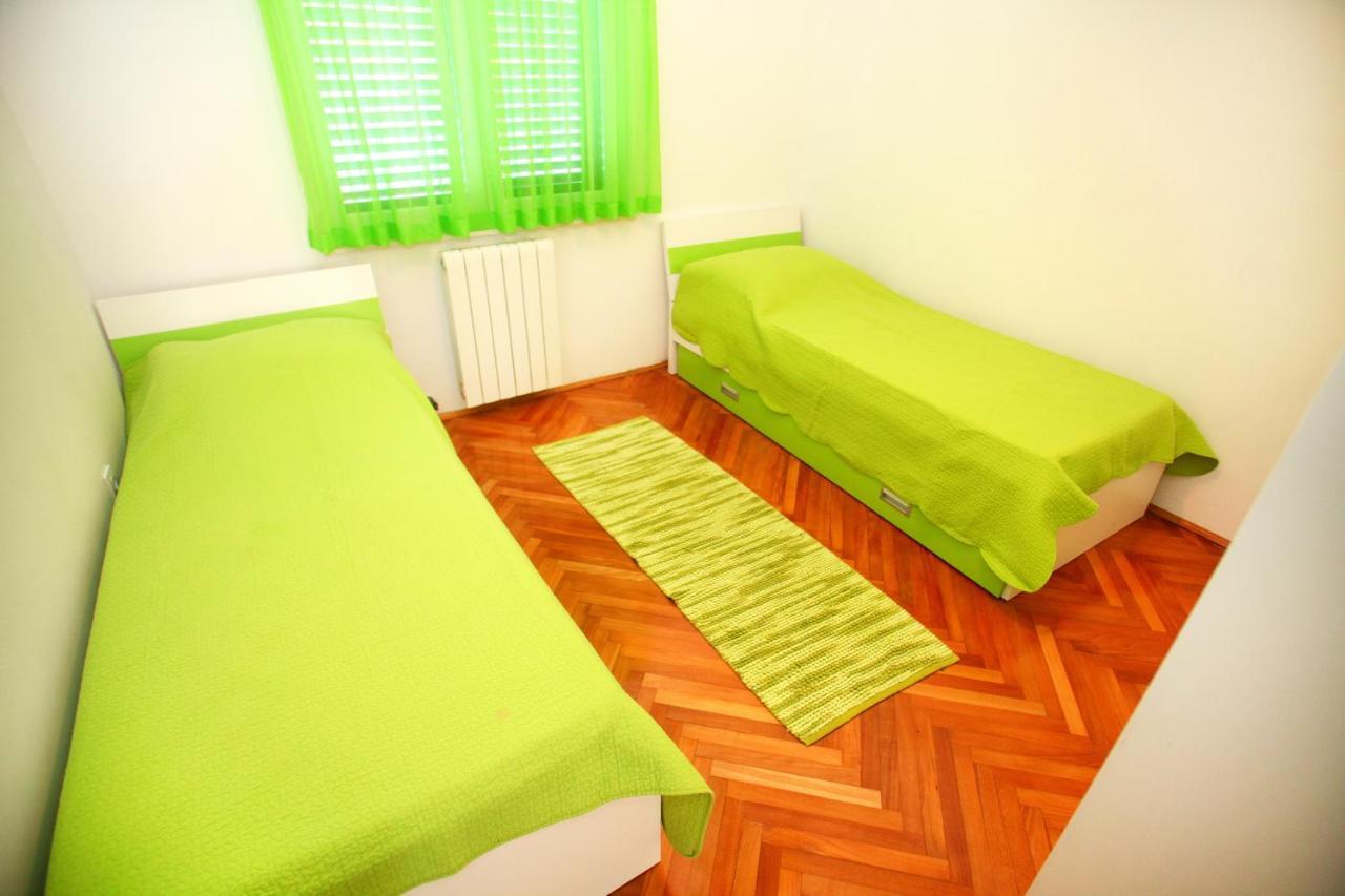 Apartments Nakir Slatine Habitación foto