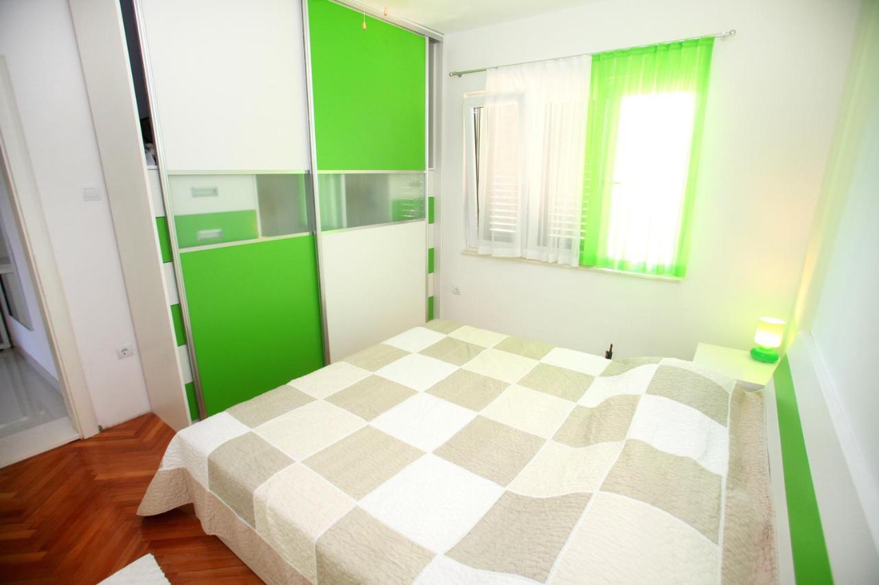 Apartments Nakir Slatine Habitación foto