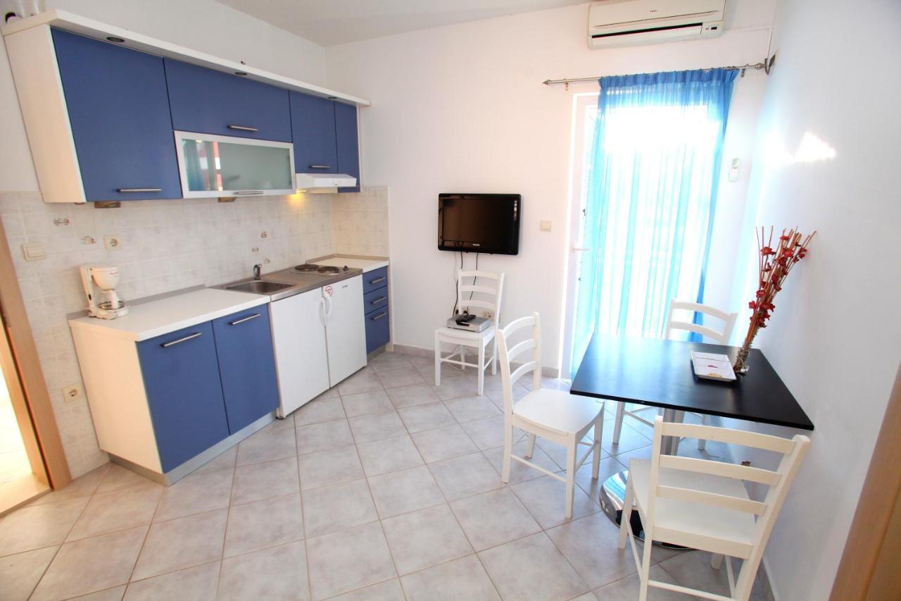 Apartments Nakir Slatine Habitación foto